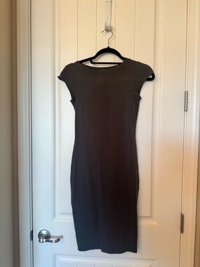 LAmade Black Cap-Sleeve Midi Bodycon Dress